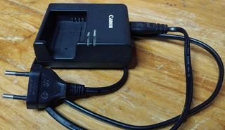 Cargador Canon LC-E10E para batería cámara fotos