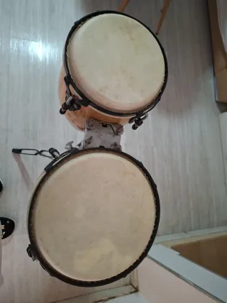 Congas in legno con supporto