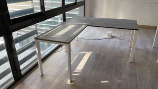 Escritorio esquinero gris y blanco 80x160/180x60