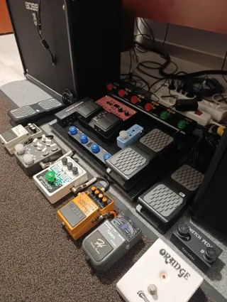 BOSS DS-2 Turbo Distortion Pedal Guitarra