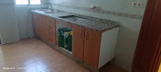 Muebles bajos cocina con encimera granito