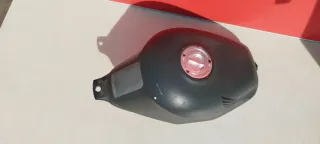 -Honda CBR600 o CB600. Depósito gasolina