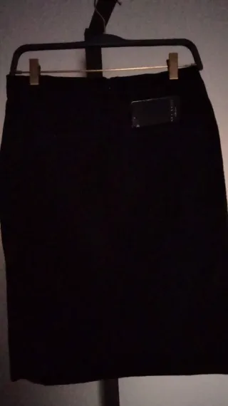 Falda negra de terciopelo