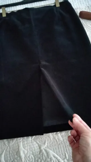 Falda negra de terciopelo