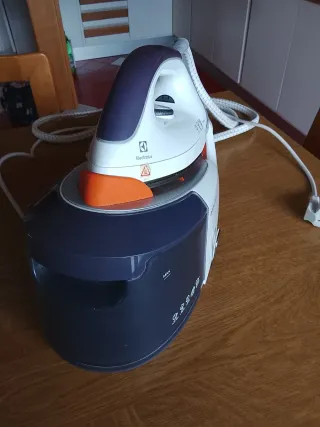 Ferro da stiro con caldaia Electrolux