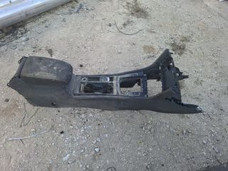 Paragolpes, salpicadero y consola central