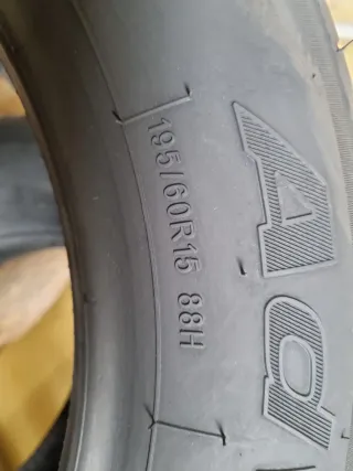 Vendo 2 Neumáticos de coche en buen estado
