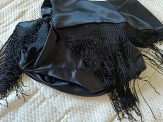 Pañuelo - fular negro con flecos