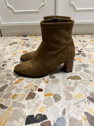 Stivaletti marroni con tacco