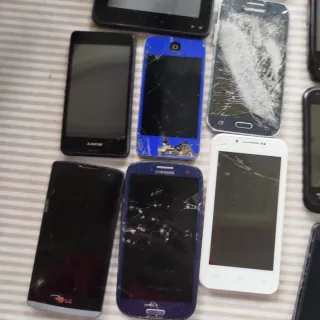 Lote 30 móviles antiguos variados para reparar