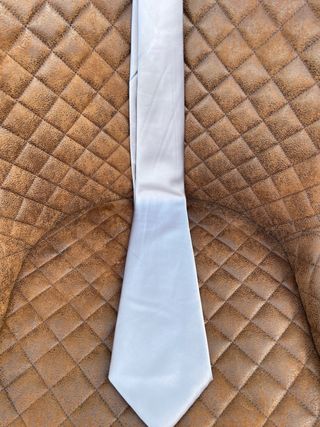 Corbata gris lisa satinada