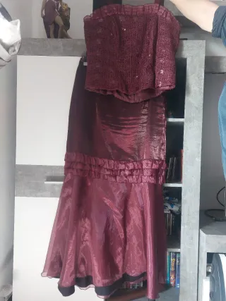 Vestido de fiesta morado y rojo