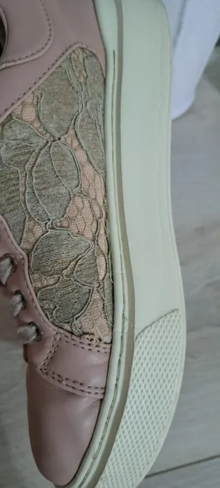 Guess Scarpe Donna Rosa/Beige Pizzo