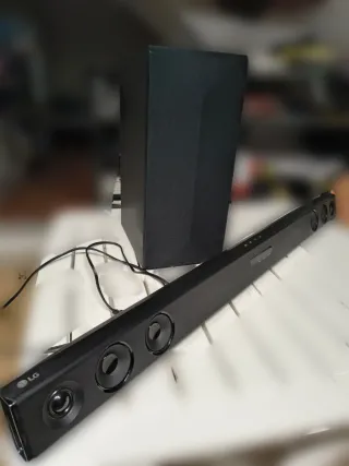 Soundbar LG con Subwoofer Nero