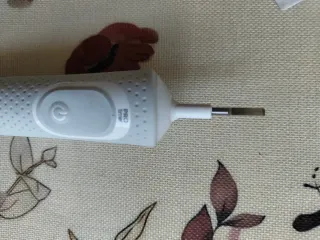 Cepillo Eléctrico Oral-B Braun + dos recambios.