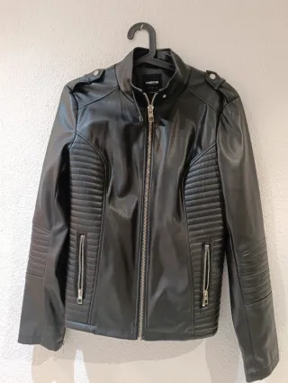 Chaqueta efecto piel INSIDE negra mujer