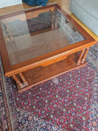 Mesa de centro de caoba con tapa de cristal