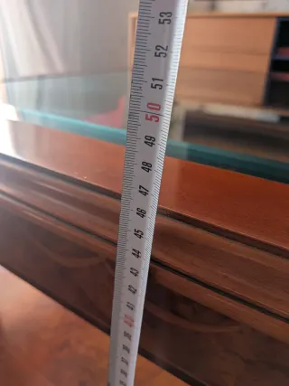 Mesa de centro de caoba con tapa de cristal