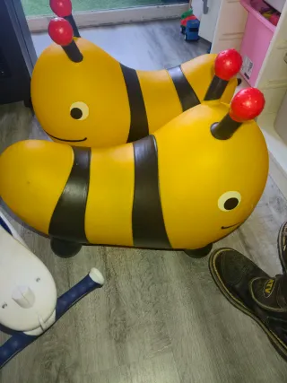 Abeja saltarina para niños