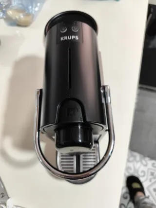 Cafetera Nespresso Krups Negra