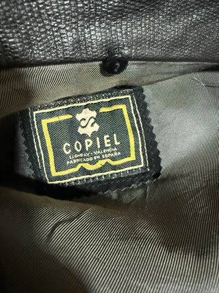 2 chaquetas verde y la negra de cuero 100%puro