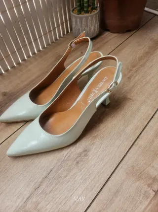 Zapatos slingback Andrea Vera