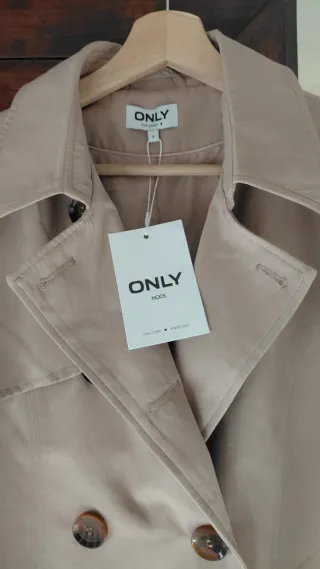 Gabardina ONLY beige talla S