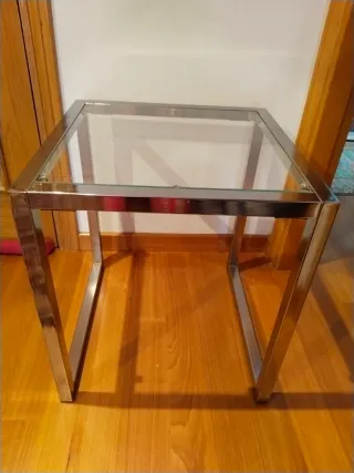 Mesa auxiliar cristal y metal