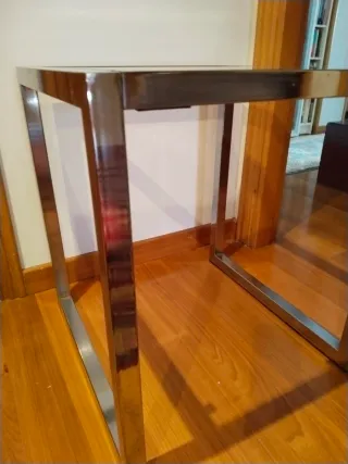 Mesa auxiliar cristal y metal