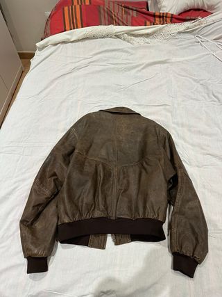 Chaqueta de cuero marrón