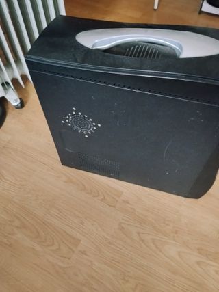 Scatola del computer OKI e un'altra