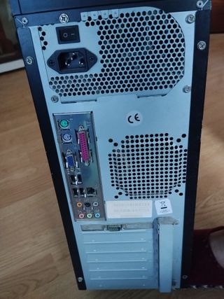 Scatola del computer OKI e un'altra