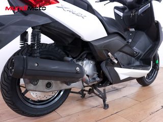 YAMAHA X-MAX 125