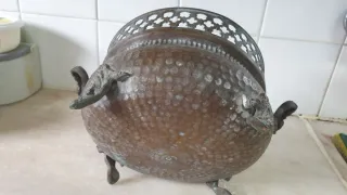 Vaso de latão antigo com 40 anos