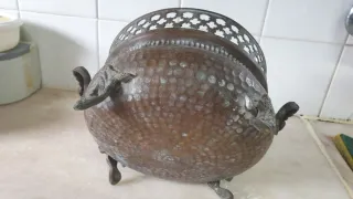 Vaso de latão antigo com 40 anos