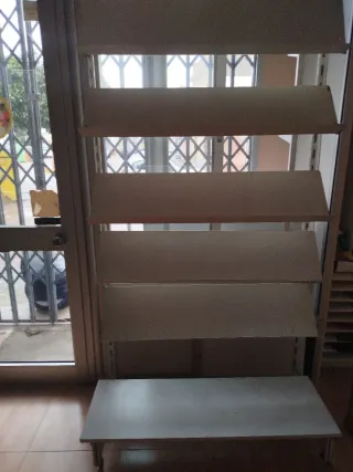 Estantería expositora revistas metal