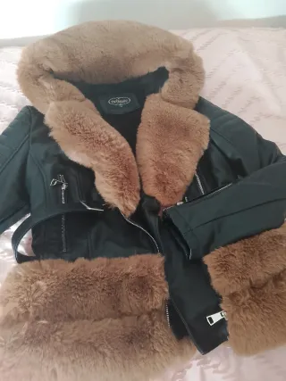 Chaqueta Piel Sintética Negra con Borrego Marrón