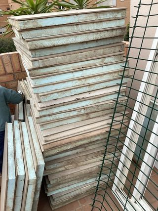 Baldosa aislante, imitación piedra y autportante.