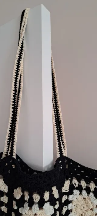 Bolso de crochet hecho a mano