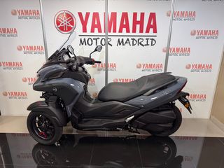 YAMAHA TRICITY 300