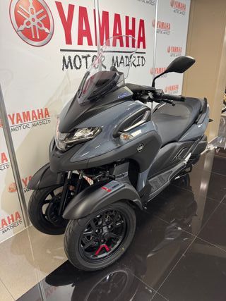 YAMAHA TRICITY 300