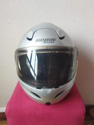 Casco de moto Nolan plateado