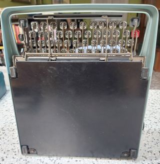 Olivetti Lettera 32 Macchina da Scrivere