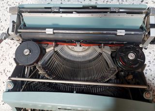 Olivetti Lettera 32 Macchina da Scrivere