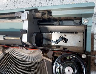 Olivetti Lettera 32 Macchina da Scrivere