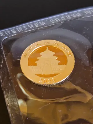 Moneda de Oro Panda 999.9 Au 50 Yuan