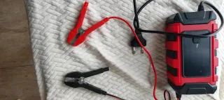 Cargador Batería Coche 12V