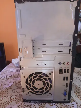 PC Slim HP AMD A8 Windows 10 Pro