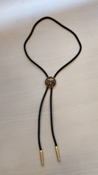 Collar de corbata bolo Damasquinado Negro/Dorado