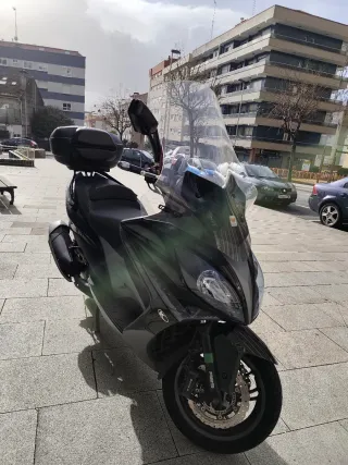 Kymco Xciting 400i ABS Maxi Scooter